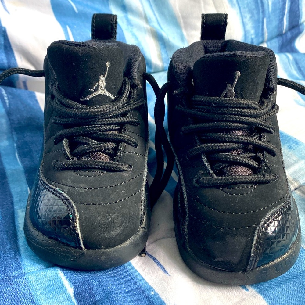 unisex sneakers